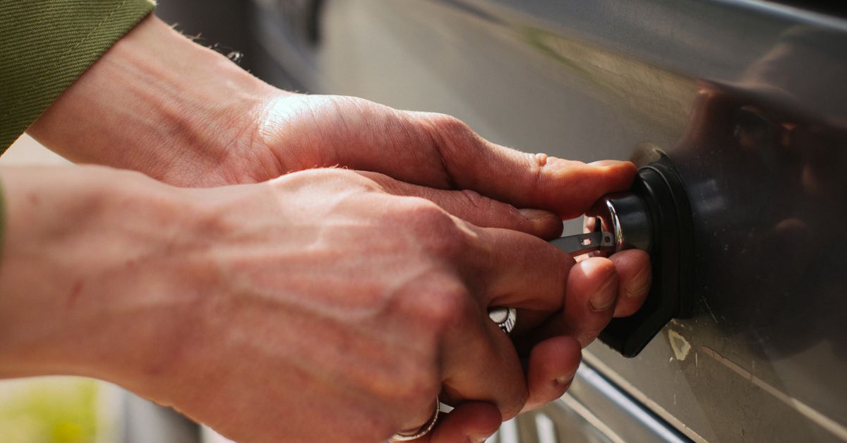 key maker professional — Burlington Locksmiths