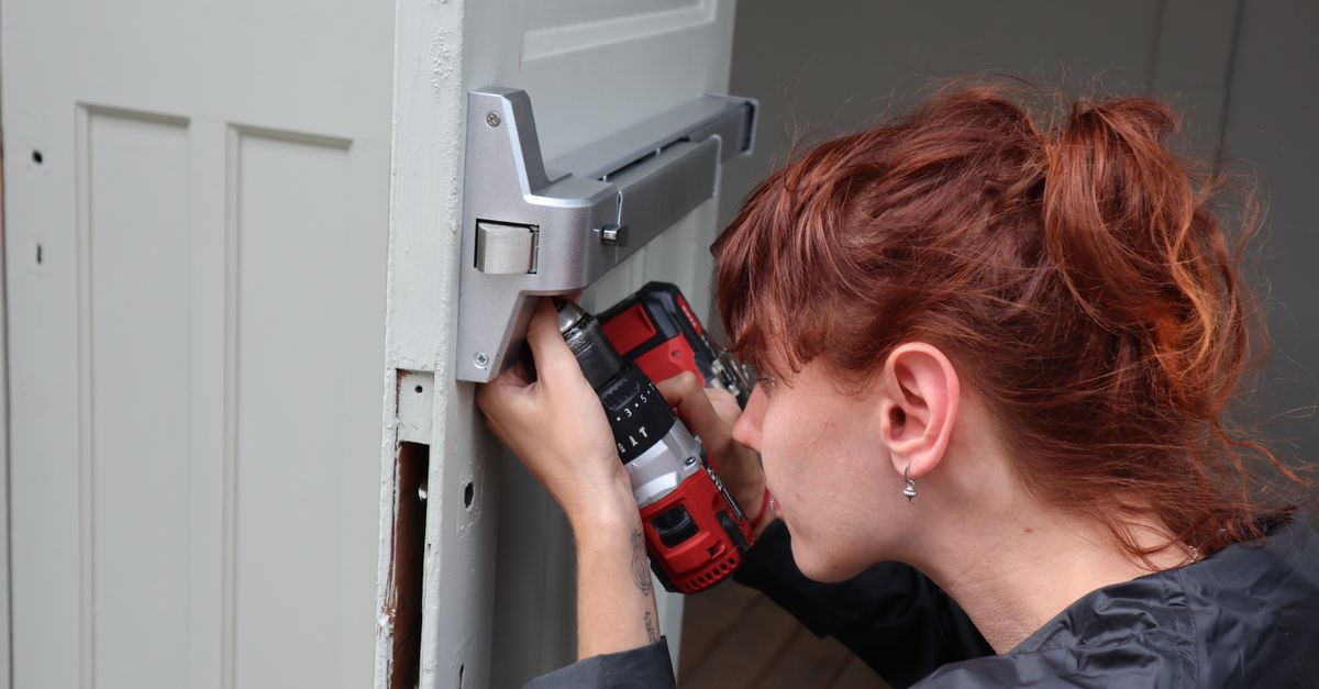 locksmith service technician — Burlington Locksmiths
